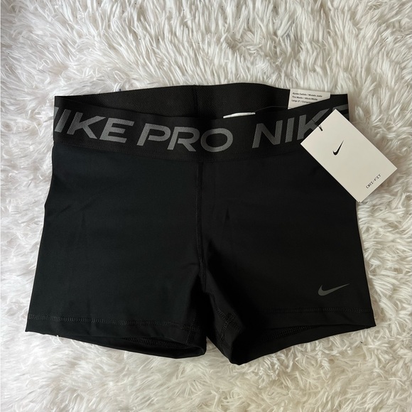 ✰ nike pros ✰ - Picture 1 of 3